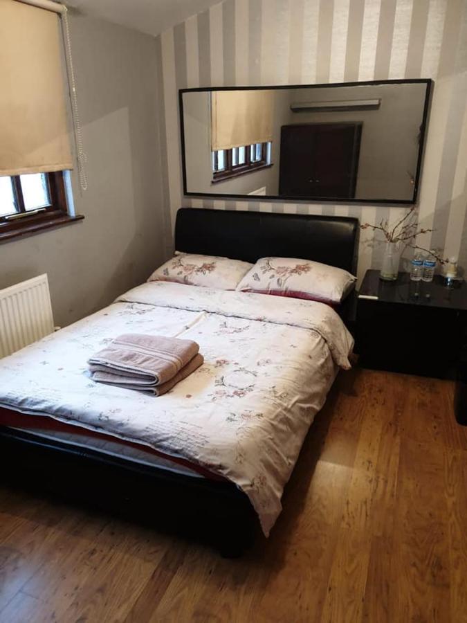 Master Room Near Heathrow Londra Exterior foto